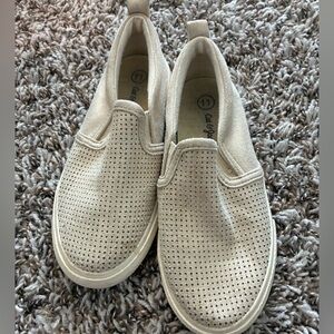 Cat & Jack Cream Kids Sneakers